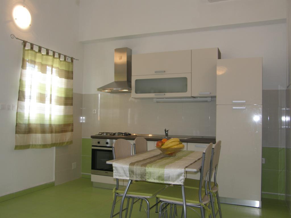 Apartments Marino Povljana Exterior photo
